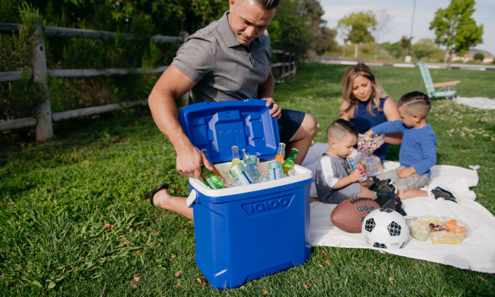 company gifting with igloo cooler brand products
